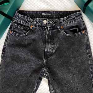 Size 4/27 vintage zara mom jeans BLACK